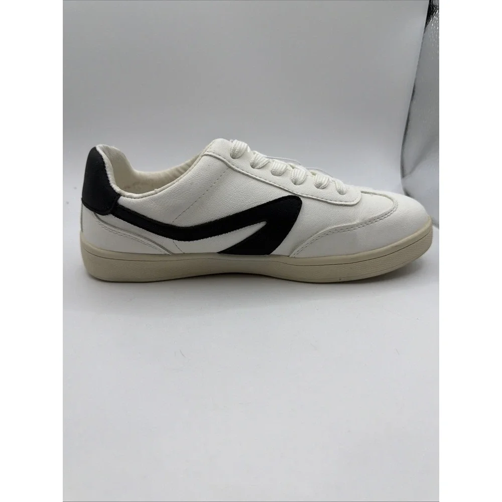 DV by Dolce Vita Ladies' Vasser Fashion Sneakers White Black Size 6 Preowned
